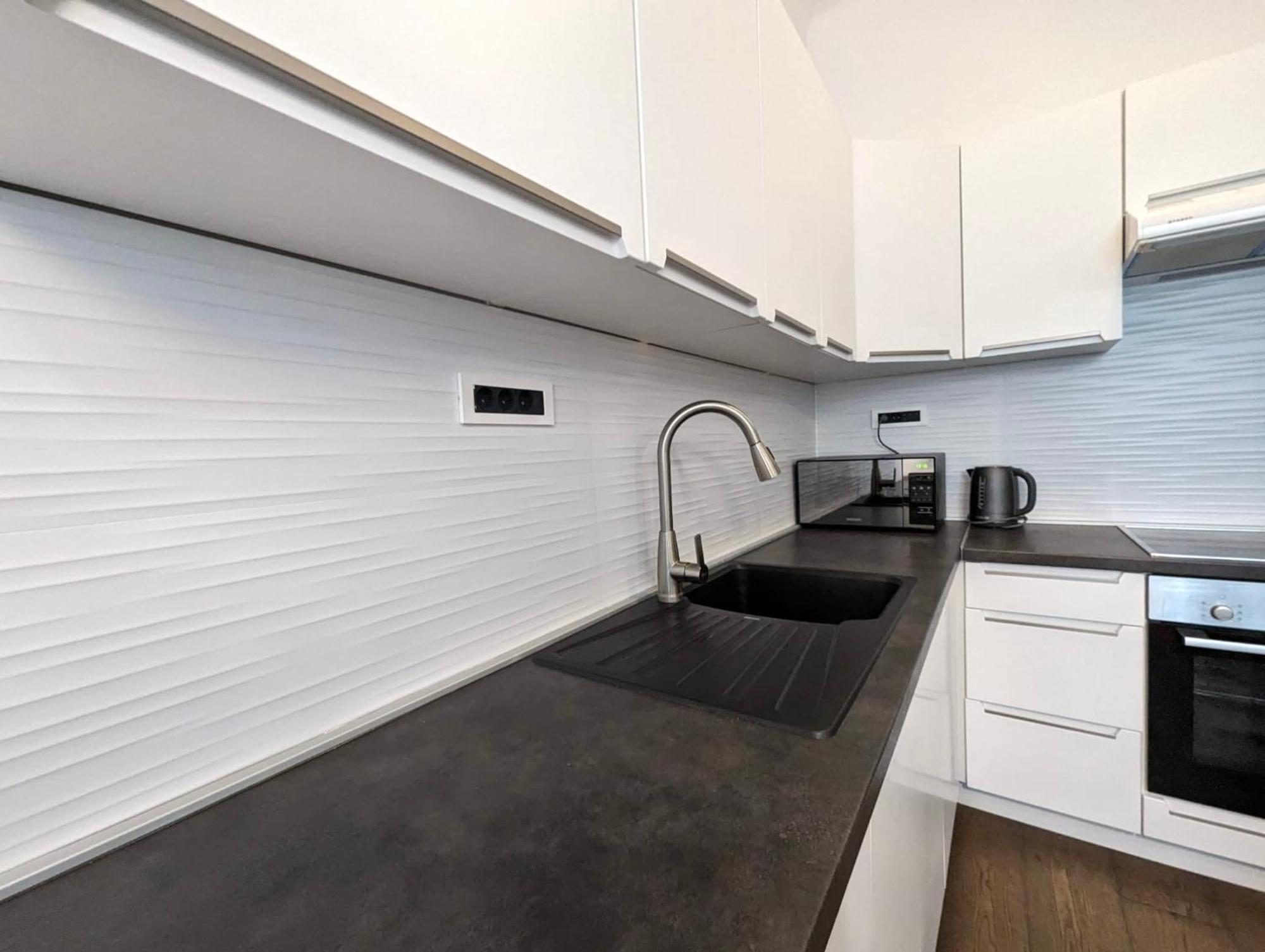 Fantabulous Downtown Abode W King Bed, 65" Tv, Washer And Tumble Dryer Zagreb Exteriör bild